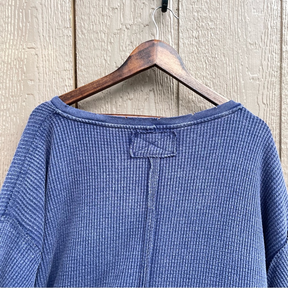 We The Free People Womens Shirt Top Buttercup Blue Thermal Size Medium - Picture 5 of 10
